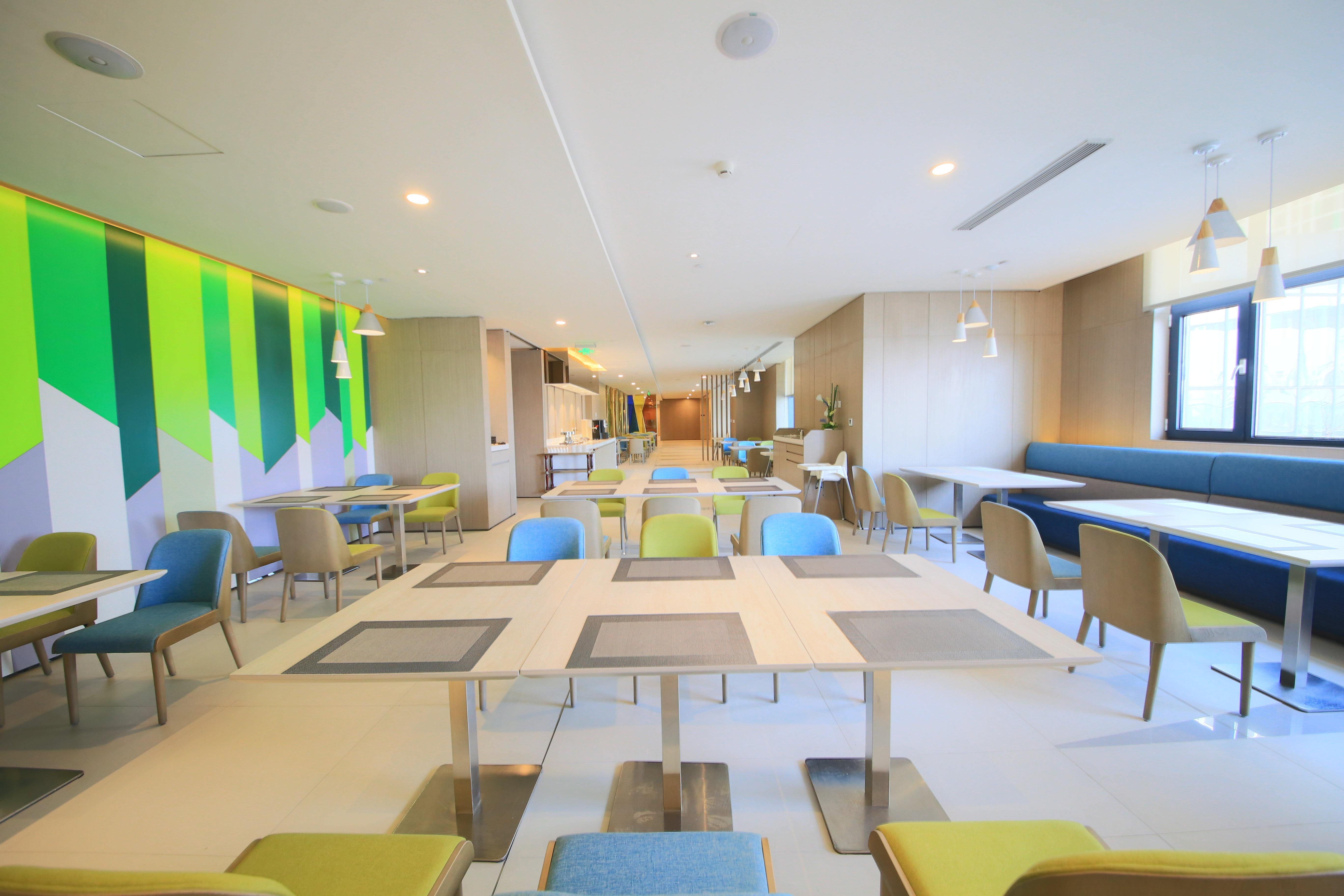 Holiday Inn Express Yingkou Onelong Plaza By Ihg Gaizhou Buitenkant foto